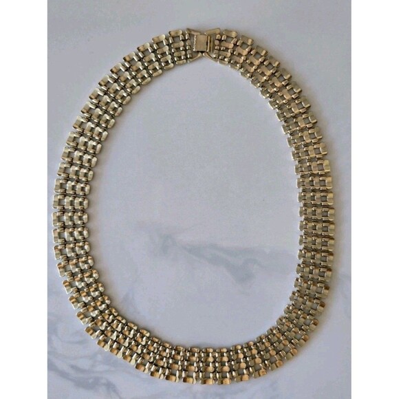 VINTAGE HigH End CHAIN IN GOLD COLOR FOR WOMEN. FROM THE 80s - Picture 2 of 2